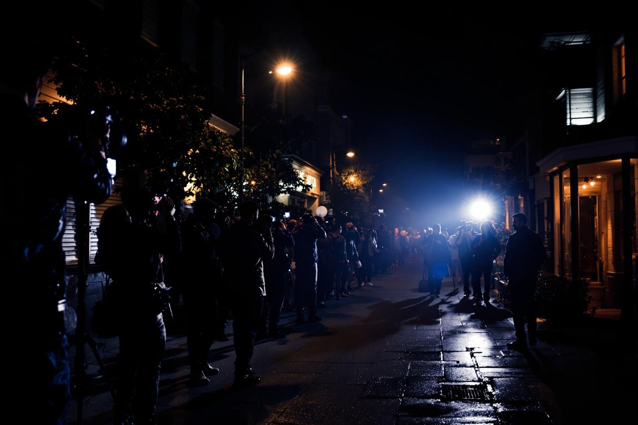 某顶流明星被曝私下行为不检点，粉丝集体崩溃！内部人士独家爆料